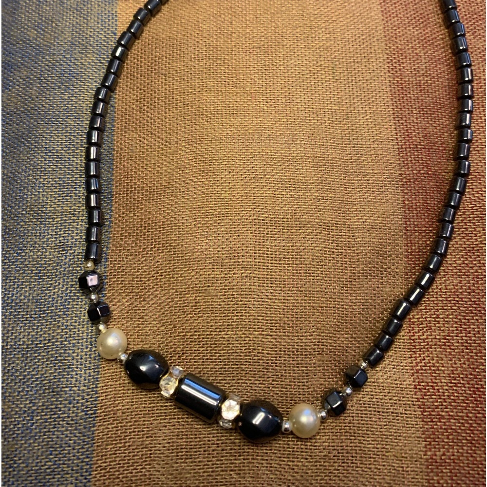 Choker necklace
